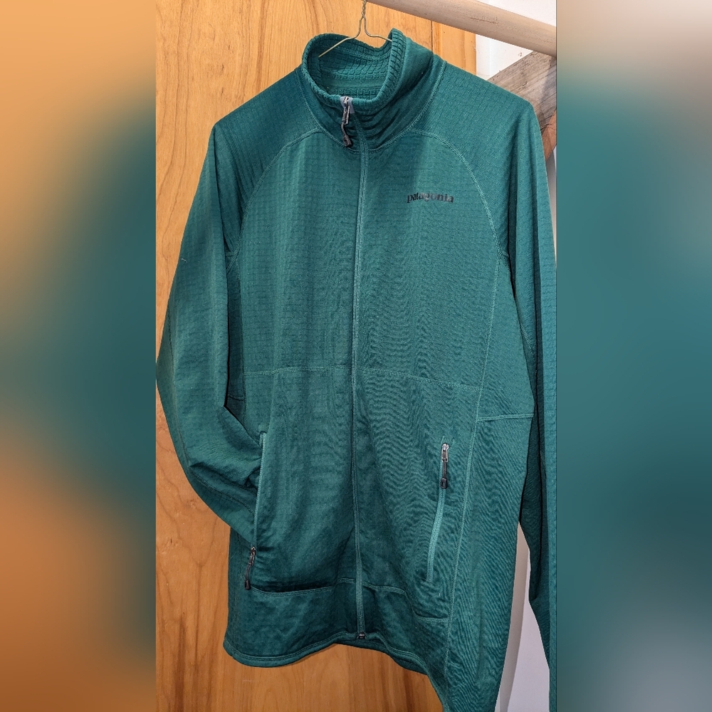 Patagonia - R1 Polartec Lightweight Fleece Full-Zip Midlayer